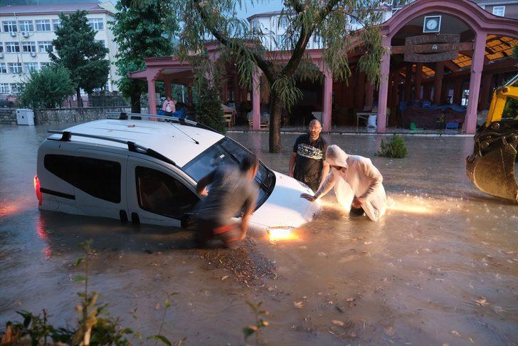 Kastamonu'da sağanak su baskınlarına yol açtı G2