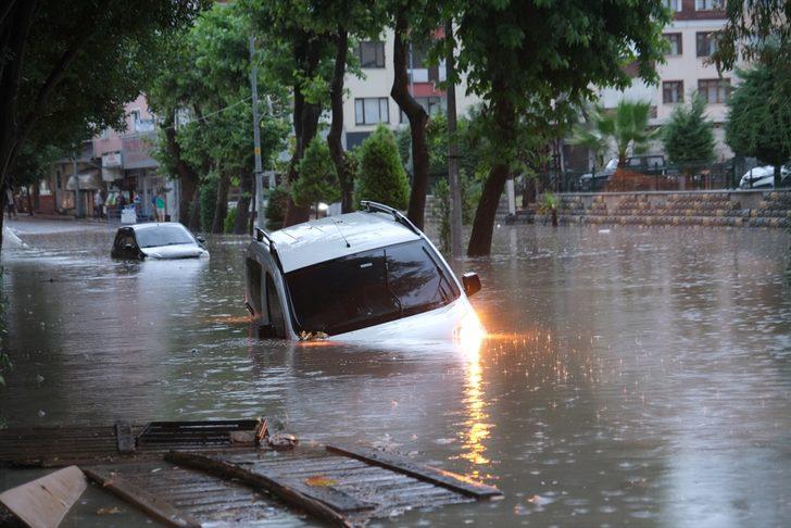 Kastamonu'da sağanak su baskınlarına yol açtı G4