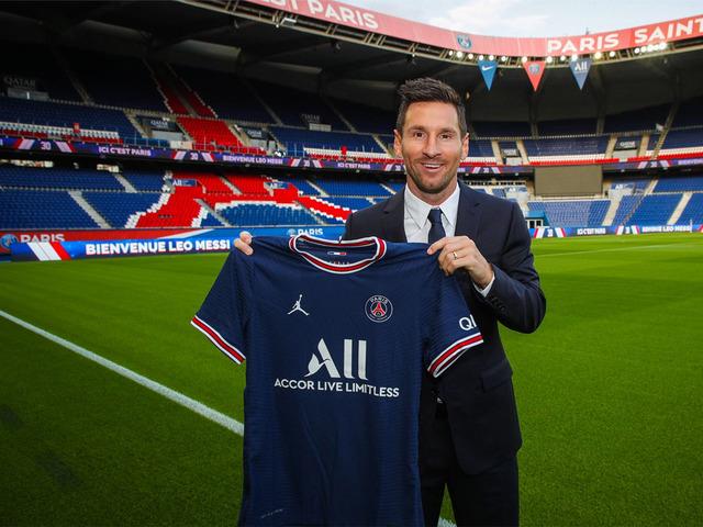 Tarihi transfer! Lionel Messi PSG'de