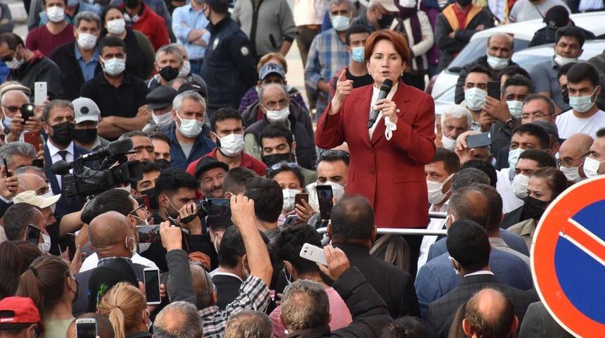 Akşener'in Sivas ziyareti sırasında neler yaşandı, siyaset&ccedil;iler nasıl tepki verdi?