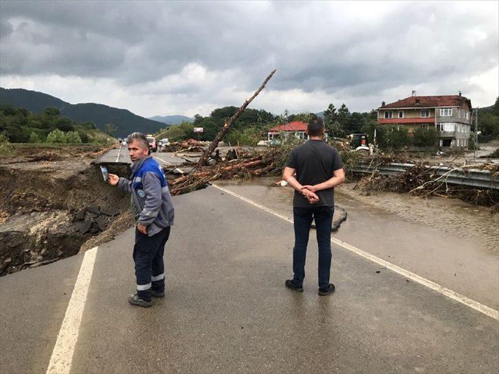 Bartın'da şiddetli yağış sel ve heyelana neden oldu G3