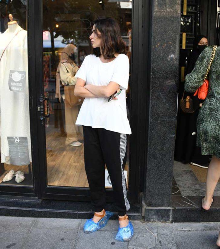 Makyajsız olduğu için panik yapan Nesrin Cavadzade, Arap turistlerin arkasına saklandı G1