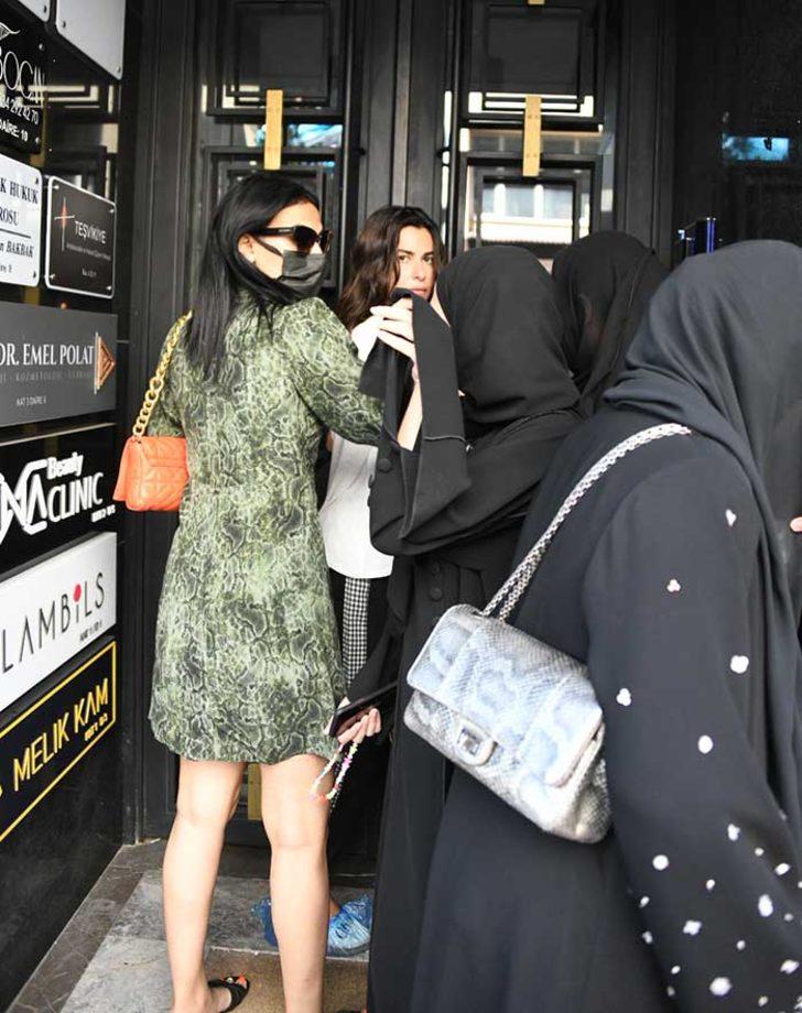 Makyajsız olduğu için panik yapan Nesrin Cavadzade, Arap turistlerin arkasına saklandı G5