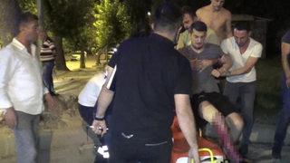 Denizli'de bıçaklı kavga! 'Yan baktın' dedi, dehşet saçtı