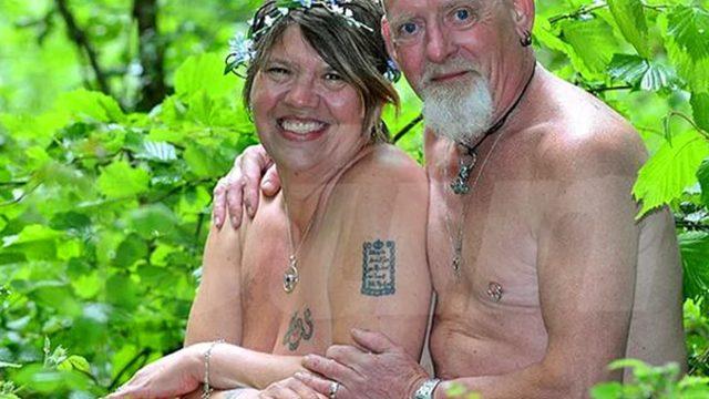 Bu kulüpte herkes çırılçıplak! Ormanda yaşayan natürist çift sosyal medyada gündem yarattı