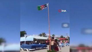 Bayrak çekme görüntüleri sosyal medyada olay olmuştu! Açıklama geldi