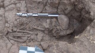 Tozkoparan Höyüğü’nde şaşırtan keşif! 5 bin 500 yıllık çocuk iskeletine rastlandı