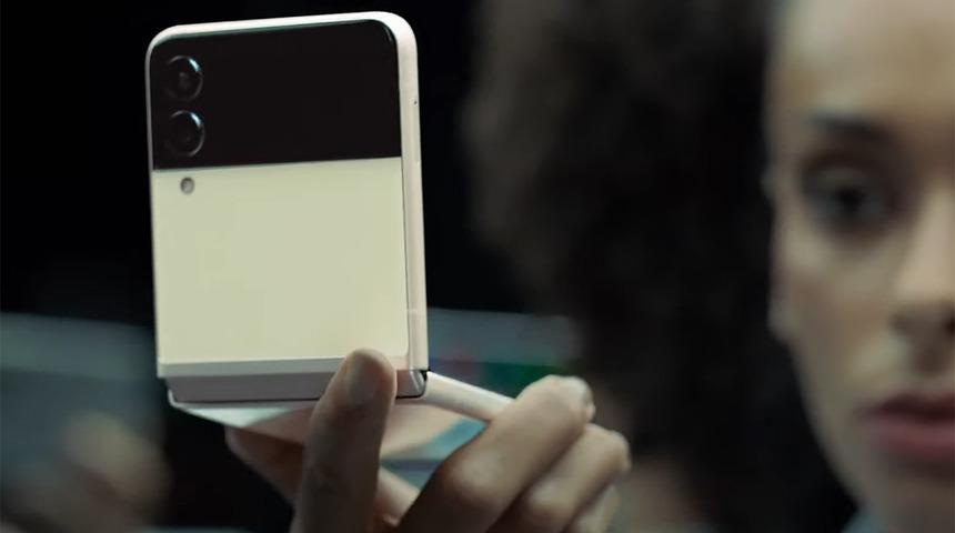 Samsung Galaxy Z Flip 3 tanıtıldı! İşte özellikleri ve fiyatı