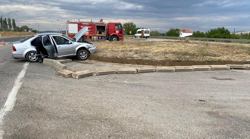 Kırıkkale'de iki otomobil çarpıştı: 4 yaralı