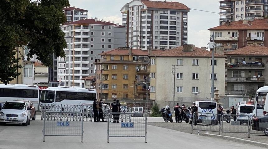 Battalgazi Mahallesi'nde gerilim s&uuml;r&uuml;yor: "Bu yaşananlar ilk değil, artık Suriyelileri istemiyoruz"
