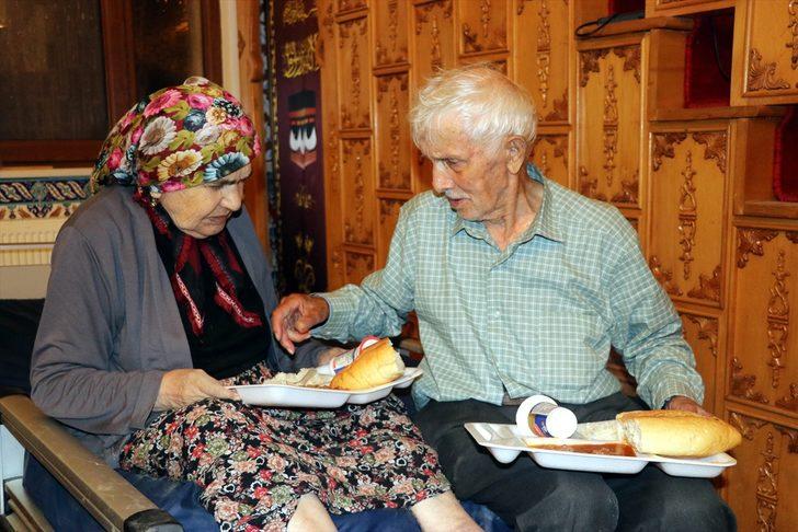 Sel felaketinin yaşandığı Bozkurt ilçesinde caminin içine sahra hastanesi kuruldu G2