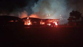 Mersin'de toptancı halinde çıkan yangın hasara neden oldu