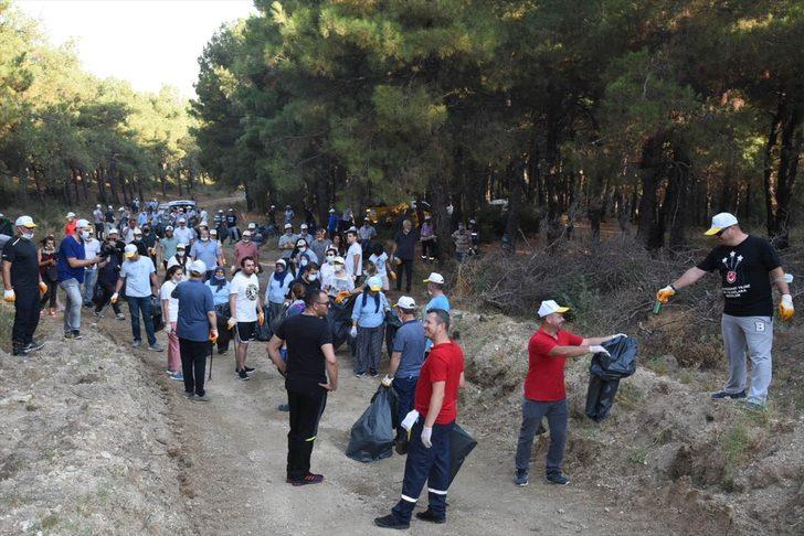 Keşan'da ormandan 10 kamyon çöp toplandı G4