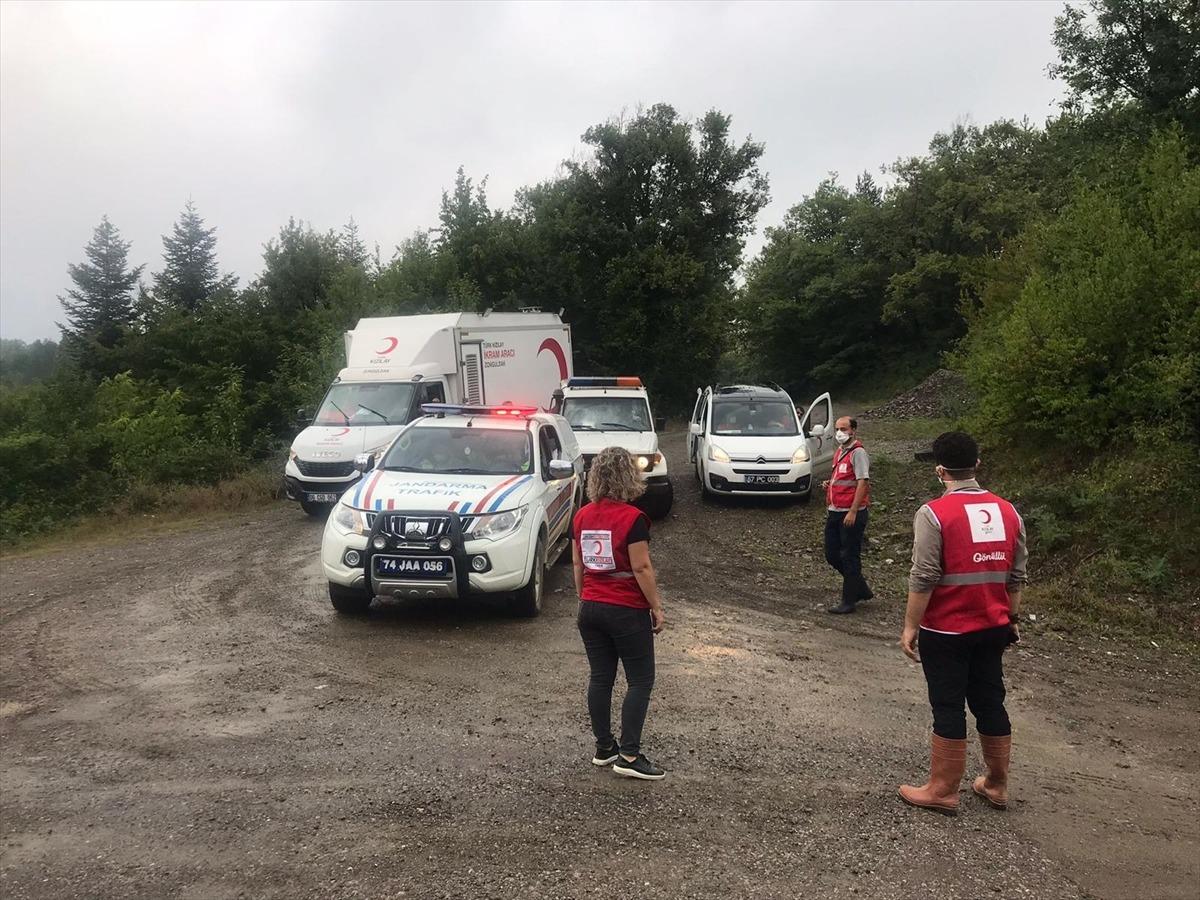 T&uuml;rk Kızılay, Batı Karadeniz'de sıcak yemek dağıtmaya başladı