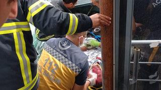 Tokat'ta feci olay! Üzerine cam blok devrilen camcı ölümden döndü