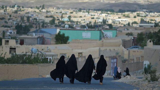Taliban, Afganistan ın başkenti Kabil in yaklaşık 150 kilometre güneyindeki Gazne yi de ele geçirdi 1