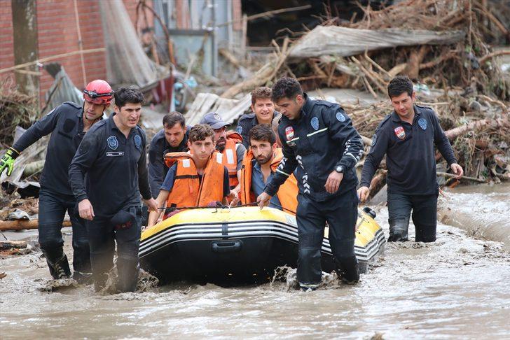 Bozkurt ilçesinde vatandaşların tahliyesi için tüm imkanlar seferber edildi G1