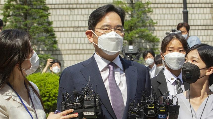 Samsung Yönetim Kurulu Başkanı Lee, şartlı tahliye edildi