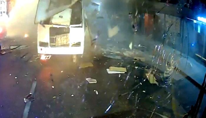 Rusya'da yolcu otobüsünde patlama! Korkunç anlar kamerada