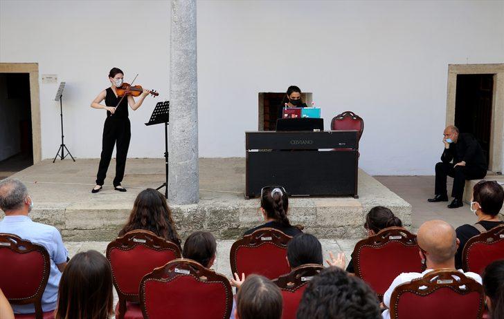 2. Bayezid Külliyesi Sağlık Müzesi'nde klasik müzik konseri düzenlendi G3