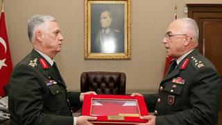 Kara Kuvvetleri Komutanlığı'nda 'devir- teslim' töreni