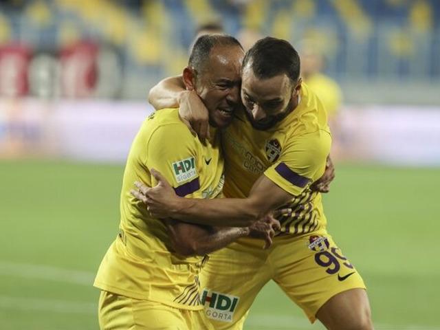 Umut Bulut duble yaptı, Eyüpspor 4 golle kazandı!