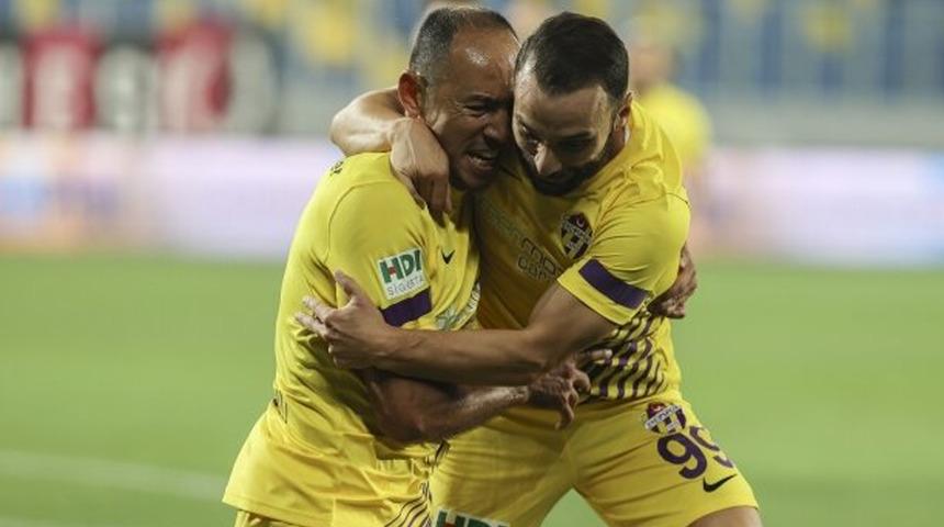 Umut Bulut duble yaptı, Eyüpspor 4 golle kazandı!