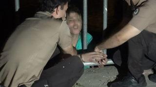 Adana'da hareketli anlar! İntihara kalkışan kadına kelepçeli müdahale