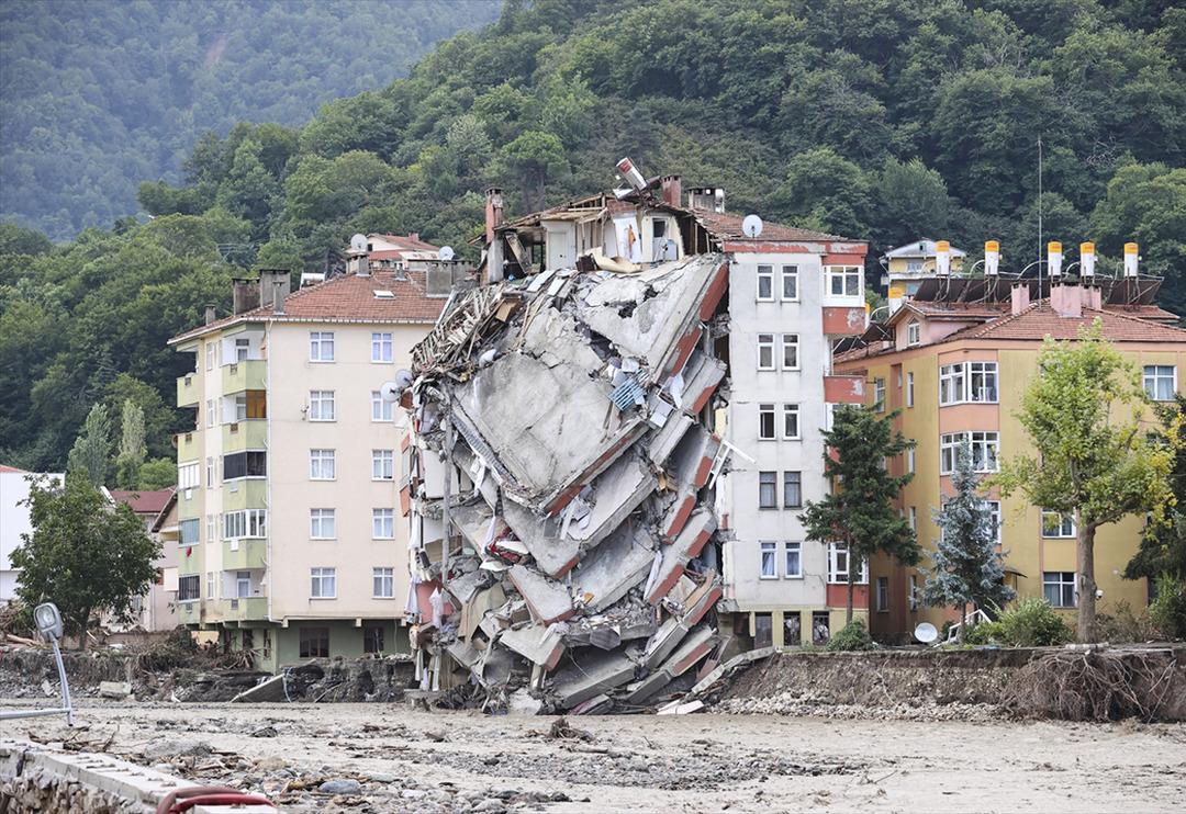 Sel felaketinden acı haberler geliyor (Kastamonu, Bartın ve Sinop'taki selde son durum)