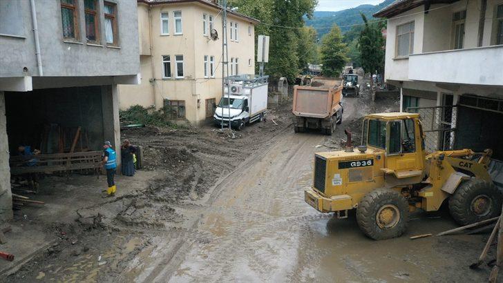 Bartın'da selden zarar görenlerin yaraları ekiplerin yardımıyla sarılıyor G3