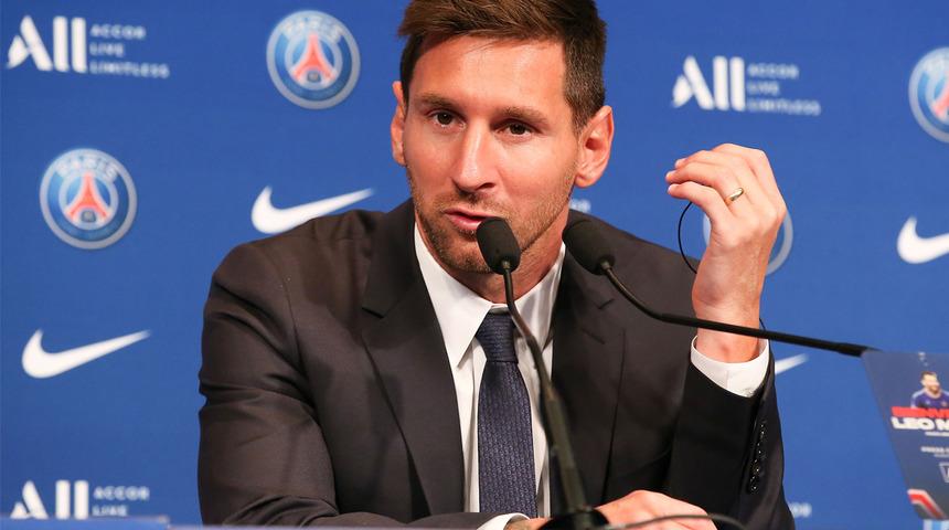 Messi'nin burnunu sildiği peçete satışta