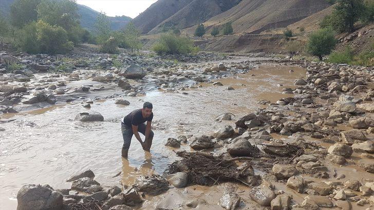 Bingöl'de Yedisu-Karlıova kara yolu sel nedeniyle ulaşıma kapandı G3