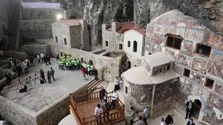 Sümela Manastırı'ndaki ayine katılacaktı! Yorgos Vartihimadis Türkiye'ye alınmadı