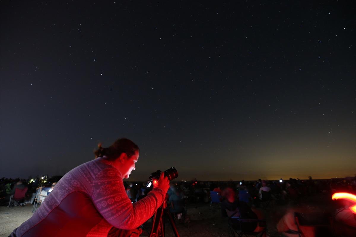 Karacabey Longozu'nda 2 bin kişi meteor yağmurunu izledi