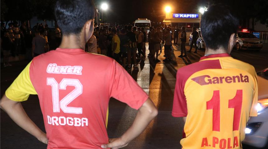Galatasaray formasıyla Fenerbahçe'yi karşıladılar