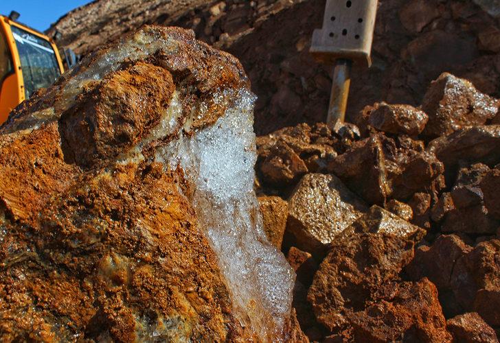 Binlerce yıllık! Sınır duvarı çalışmalarında yer altı buzuluna rastlandı G1