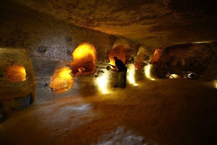 Tarihi yamaç yerleşimi Kayaşehir'de ortaya çıkarılan at ahırı müzeye dönüştürülüyor G1