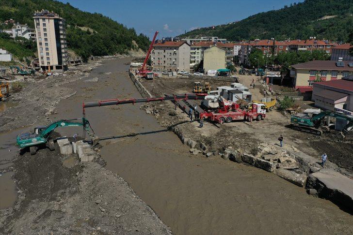 Kastamonu'nun Bozkurt ilçesindeki Ezine Çayı üzerine seyyar köprü inşa ediliyor G1