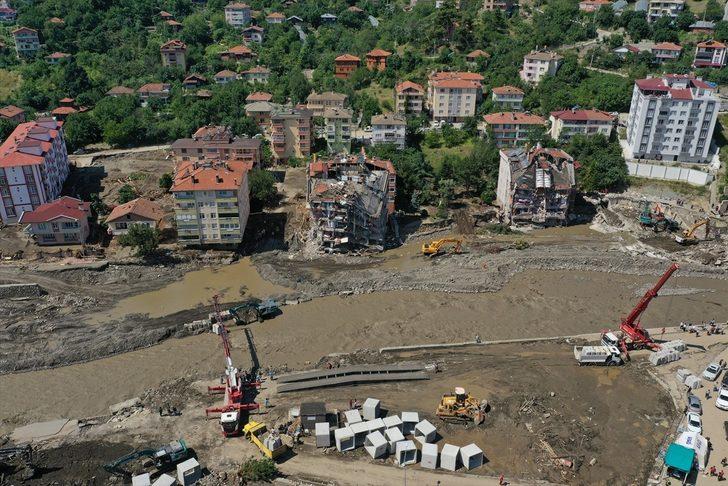 Kastamonu'nun Bozkurt ilçesindeki Ezine Çayı üzerine seyyar köprü inşa ediliyor G2