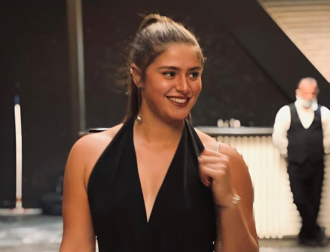 Survivor'un yıldızı keyifli hallerini paylaştı! İşte Ayşe Y&uuml;ksel'den Serdar Orta&ccedil; şarkısı...