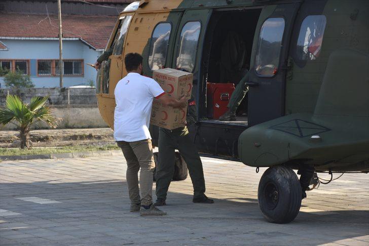 Sel felaketinin yaşandığı Bozkurt'ta köylere helikopterle erzak yardımı yapılıyor G1