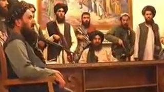 Taliban Kabil'de Cumhurbaşkanlığı Sarayı'na girdi