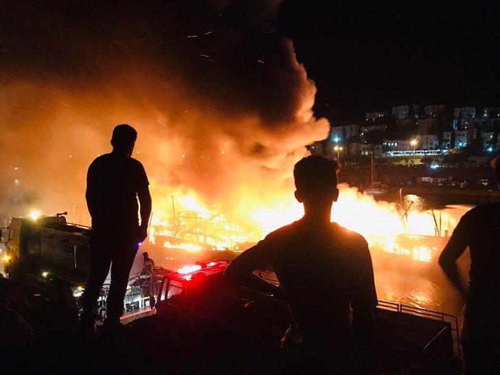 Alanya'da tur teknelerinde yangın çıktı G1