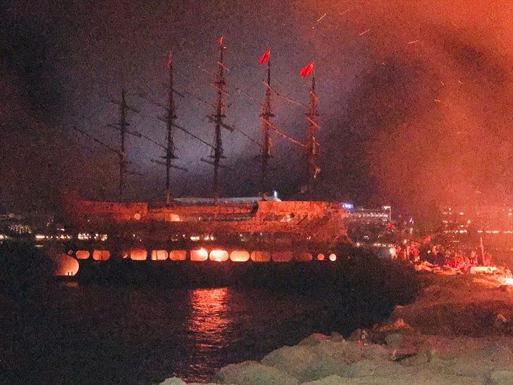 Alanya'da tur teknelerinde yangın çıktı G2