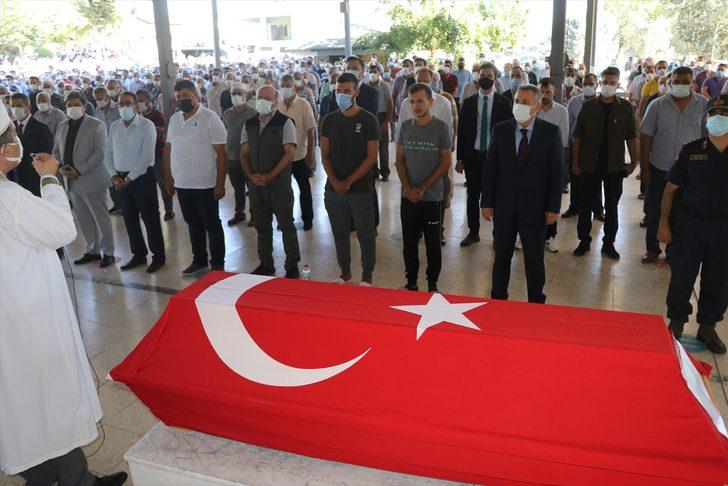 Düşen yangın söndürme uçağında yaşamını yitiren Edip Uzunoğlu'nun cenazesi Adana'da toprağa verildi G2