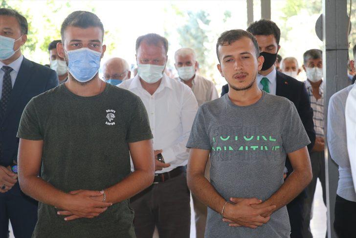 Düşen yangın söndürme uçağında yaşamını yitiren Edip Uzunoğlu'nun cenazesi Adana'da toprağa verildi G3