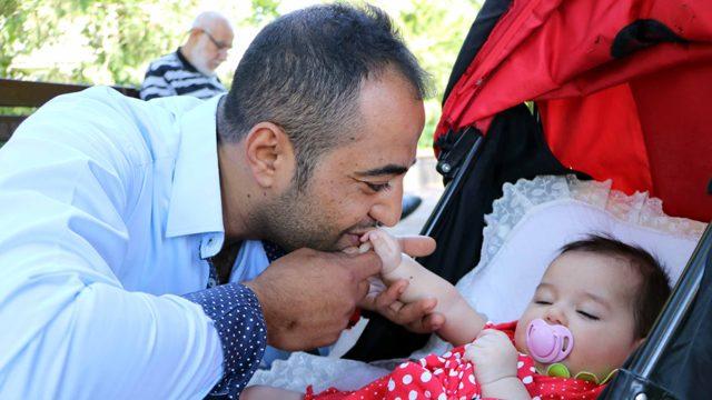 İki kalbi olduğu için 9 yıl boyunca baba olamadı! Hayatı ‘Ömür’ ile tamamen değişti