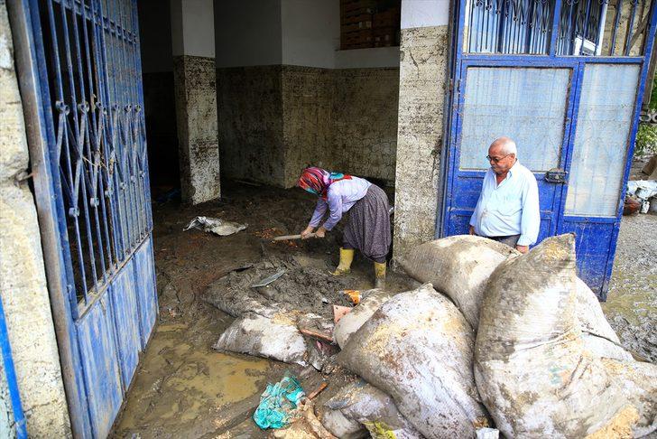 Sel felaketinden kurtulan çift yaşadıkları korku dolu anları unutamıyor G1