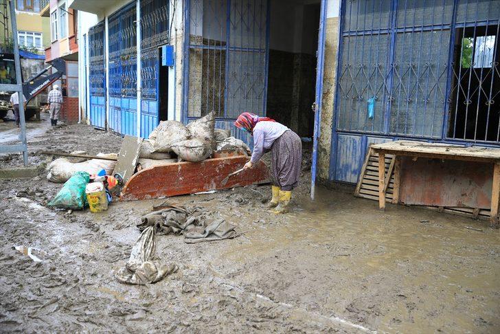 Sel felaketinden kurtulan çift yaşadıkları korku dolu anları unutamıyor G2