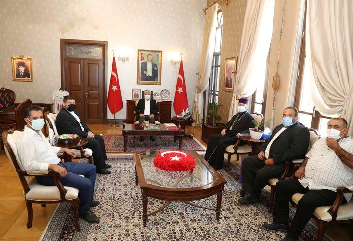 Türkiye Ermenileri Patriği Sahak Maşalyan'dan, Vali Doğan'a ziyaret G3